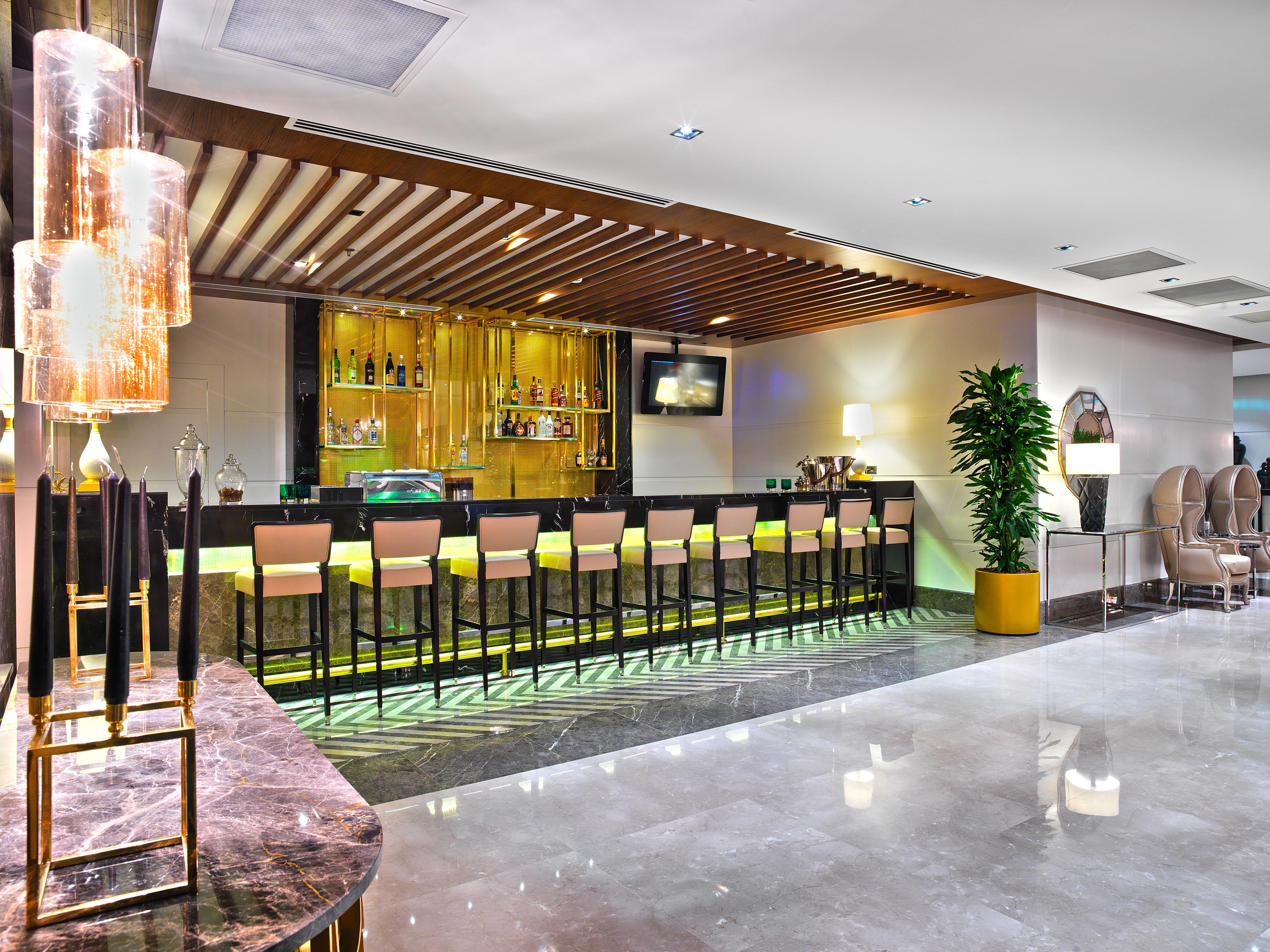 머큐어 이스탄불 보몬티 호텔 외부 사진 The bar at the lounge