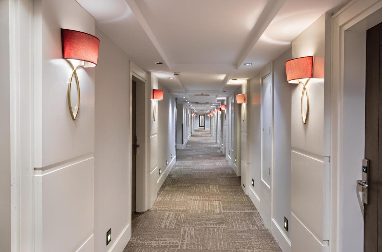 머큐어 이스탄불 보몬티 호텔 외부 사진 A corridor at the hotel