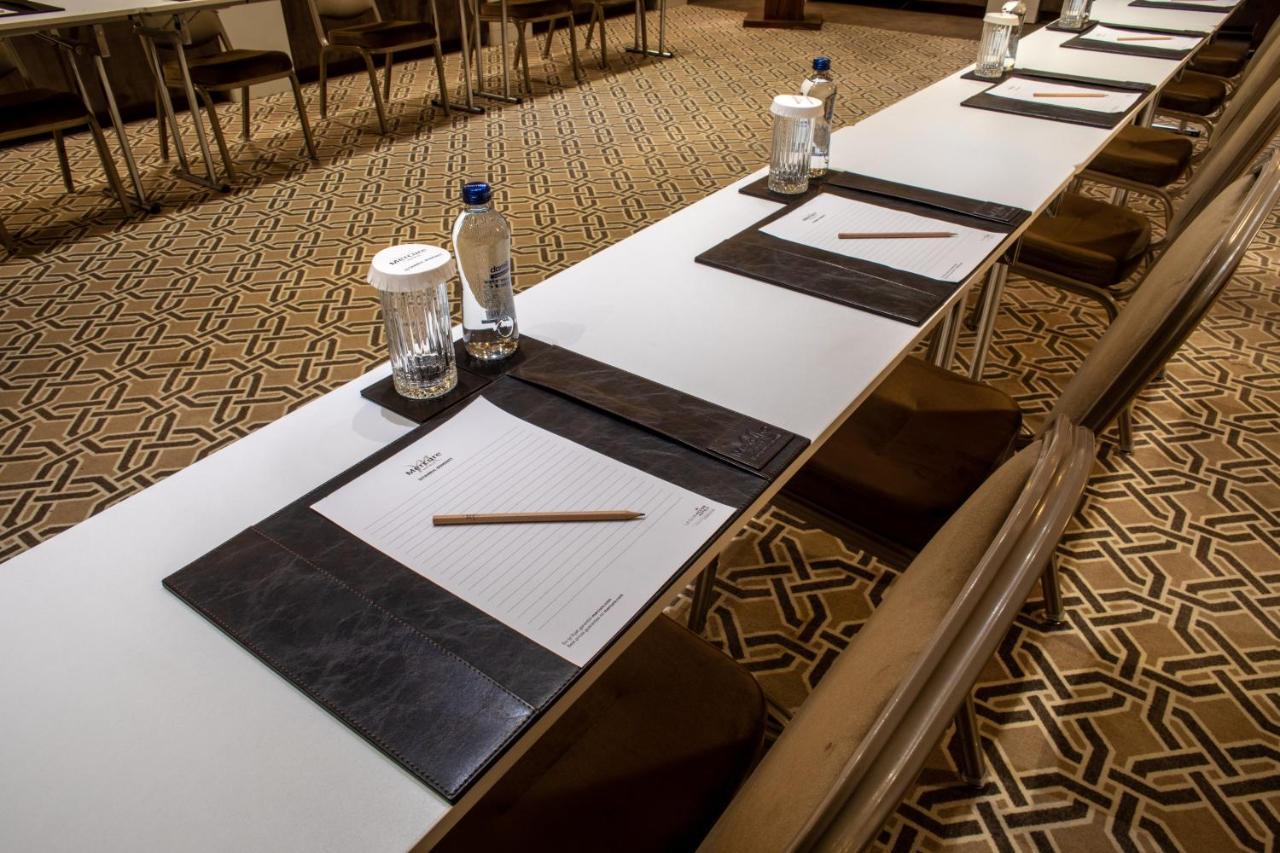 머큐어 이스탄불 보몬티 호텔 외부 사진 A meeting room at the hotel