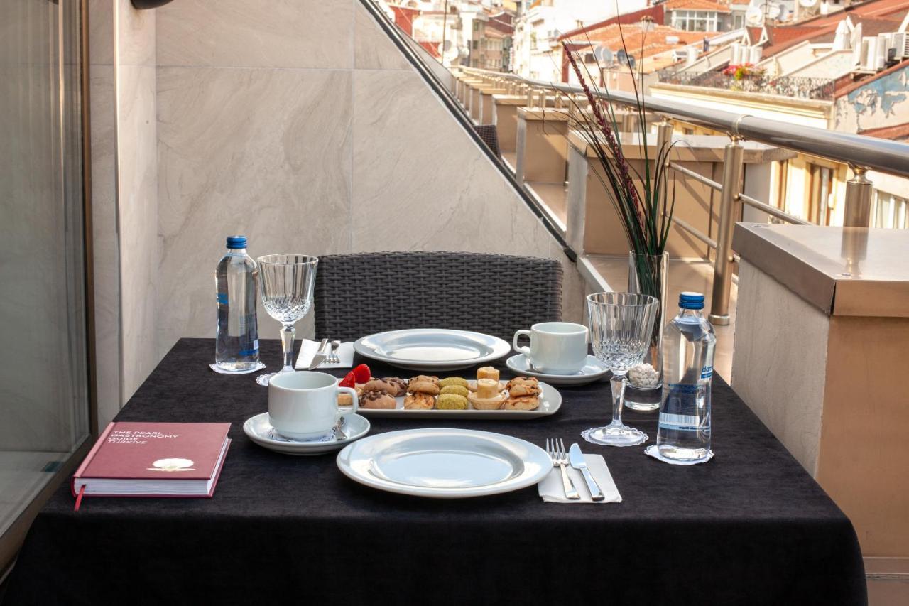 머큐어 이스탄불 보몬티 호텔 외부 사진 A breakfast table