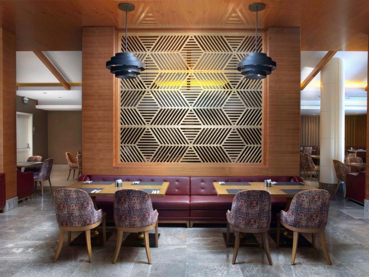 머큐어 이스탄불 보몬티 호텔 외부 사진 The interior of the restaurant