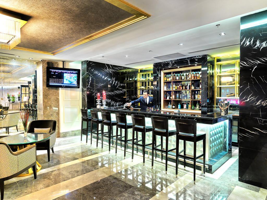 머큐어 이스탄불 보몬티 호텔 외부 사진 The bar at the lobby